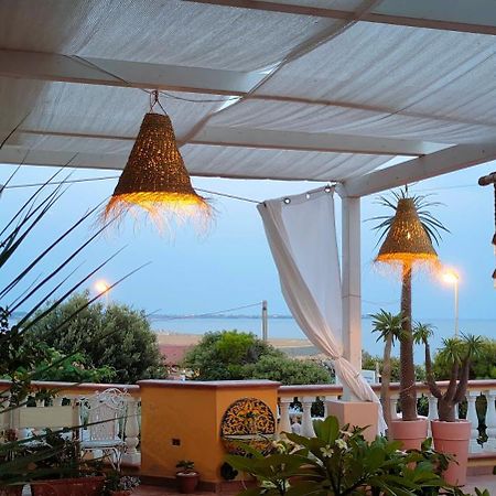 B&B "Raggio Di Sole" Ле-Кастелла Екстер'єр фото