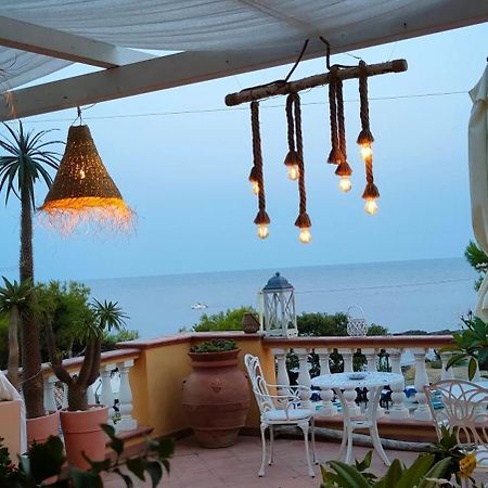 B&B "Raggio Di Sole" Ле-Кастелла Екстер'єр фото