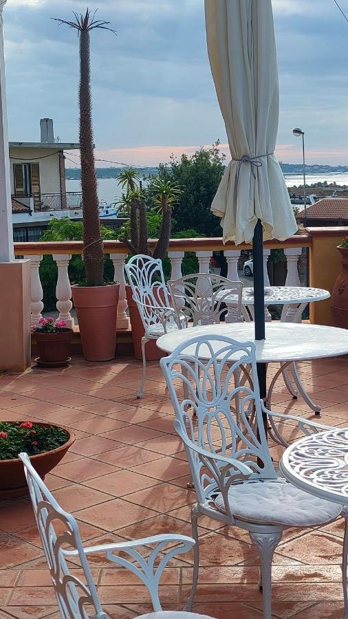 B&B "Raggio Di Sole" Ле-Кастелла Екстер'єр фото