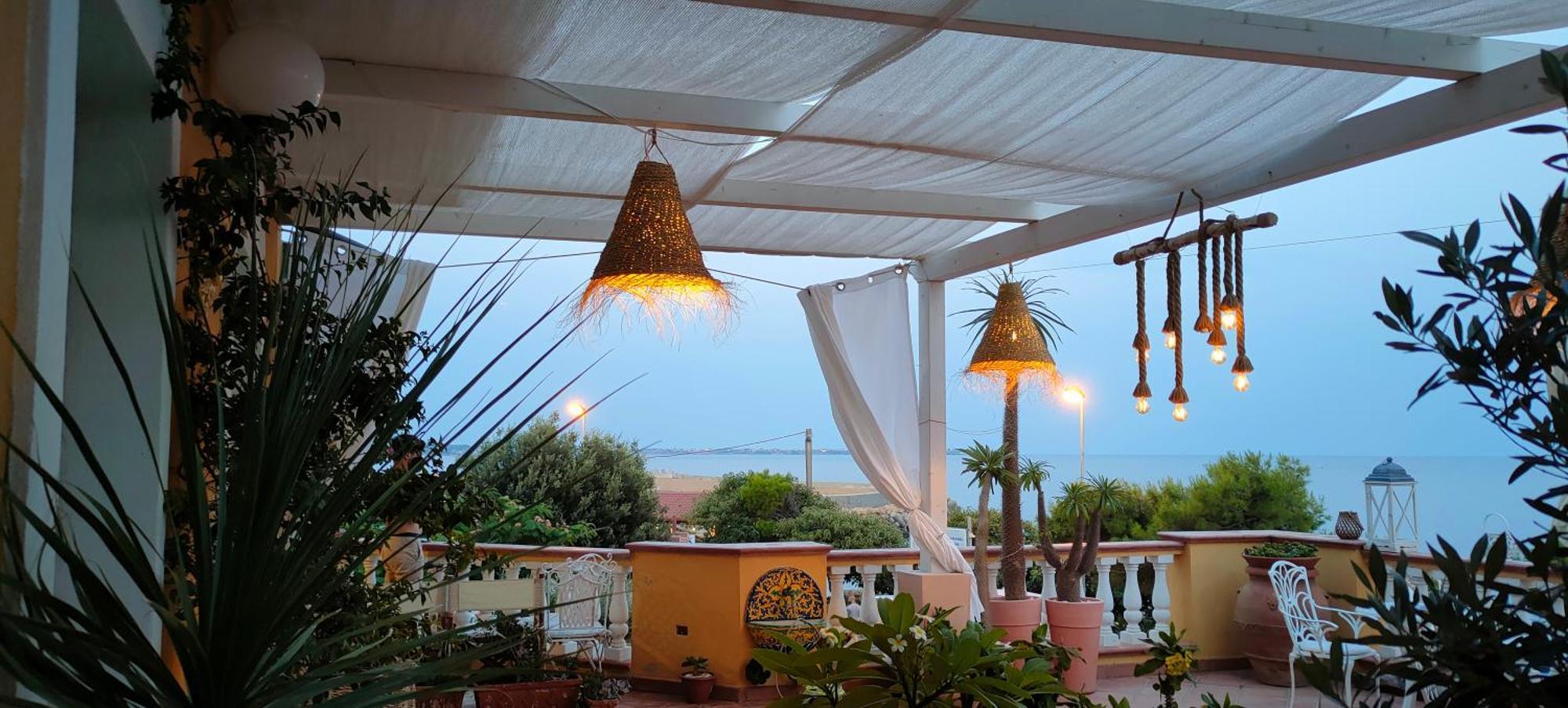 B&B "Raggio Di Sole" Ле-Кастелла Екстер'єр фото